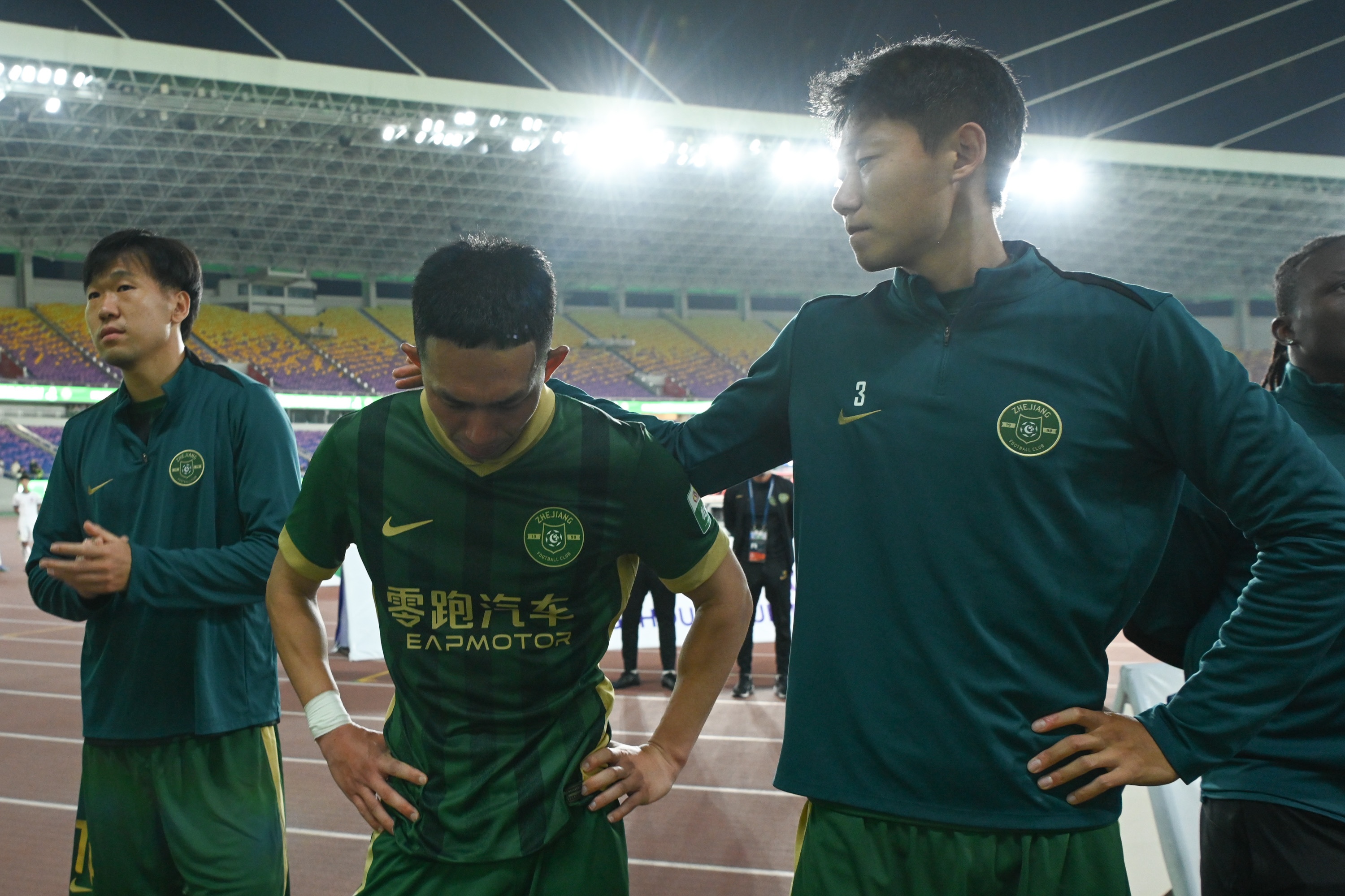 尹波：浙江比赛未延期，将作为中国足球人性缺失典型案例载入史册