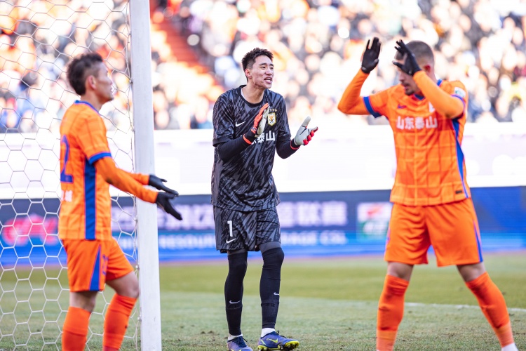 媒体人谈于金永：泰山可仿效欧美豪门，1号门将联赛、2号门将杯赛