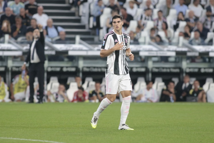 前教练：阿季奇在他的位置和年龄已经是世界前三，他需要连续参赛