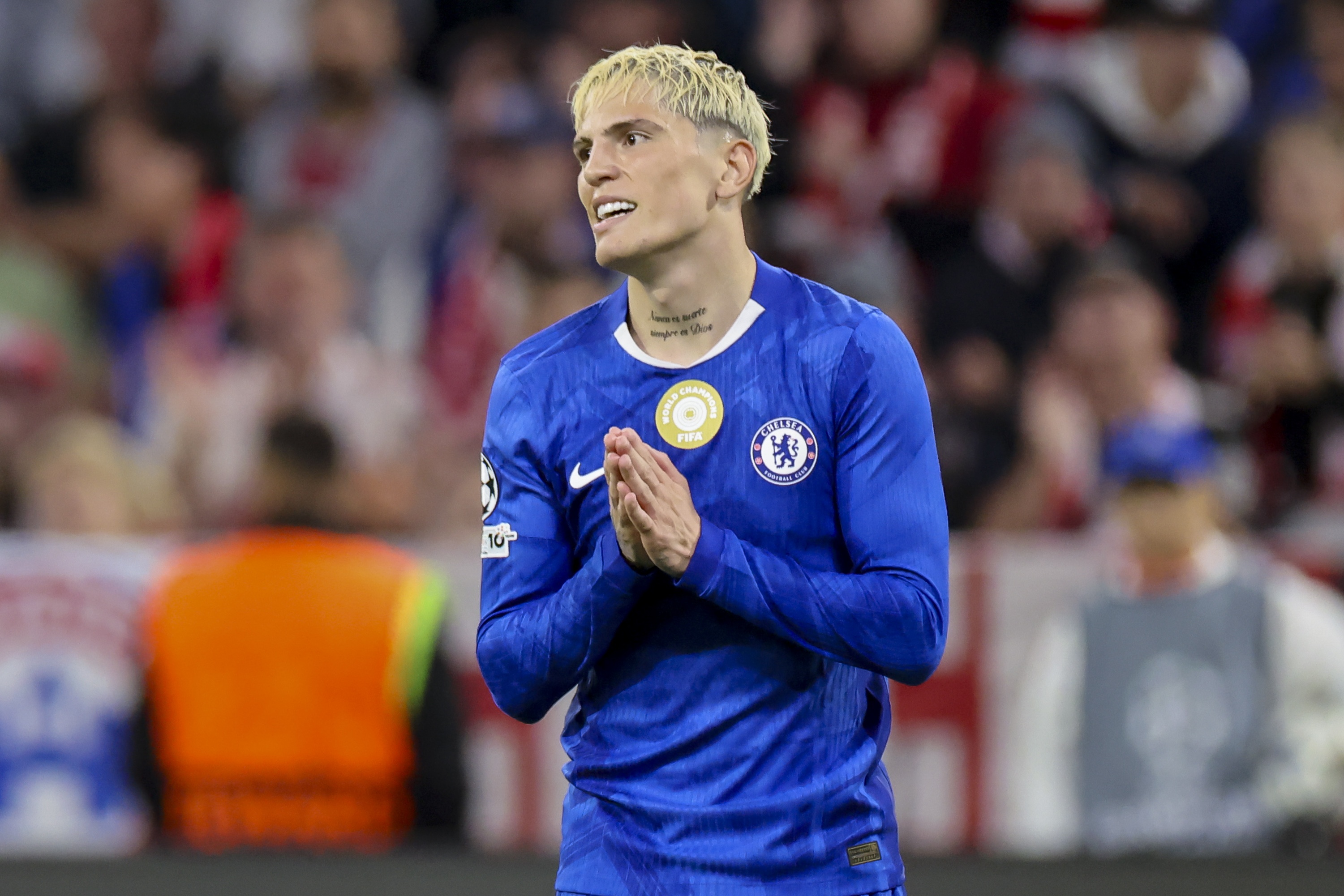 邮报介绍加纳乔脖子的新文身：这从来不是运气，始终是上帝的旨意