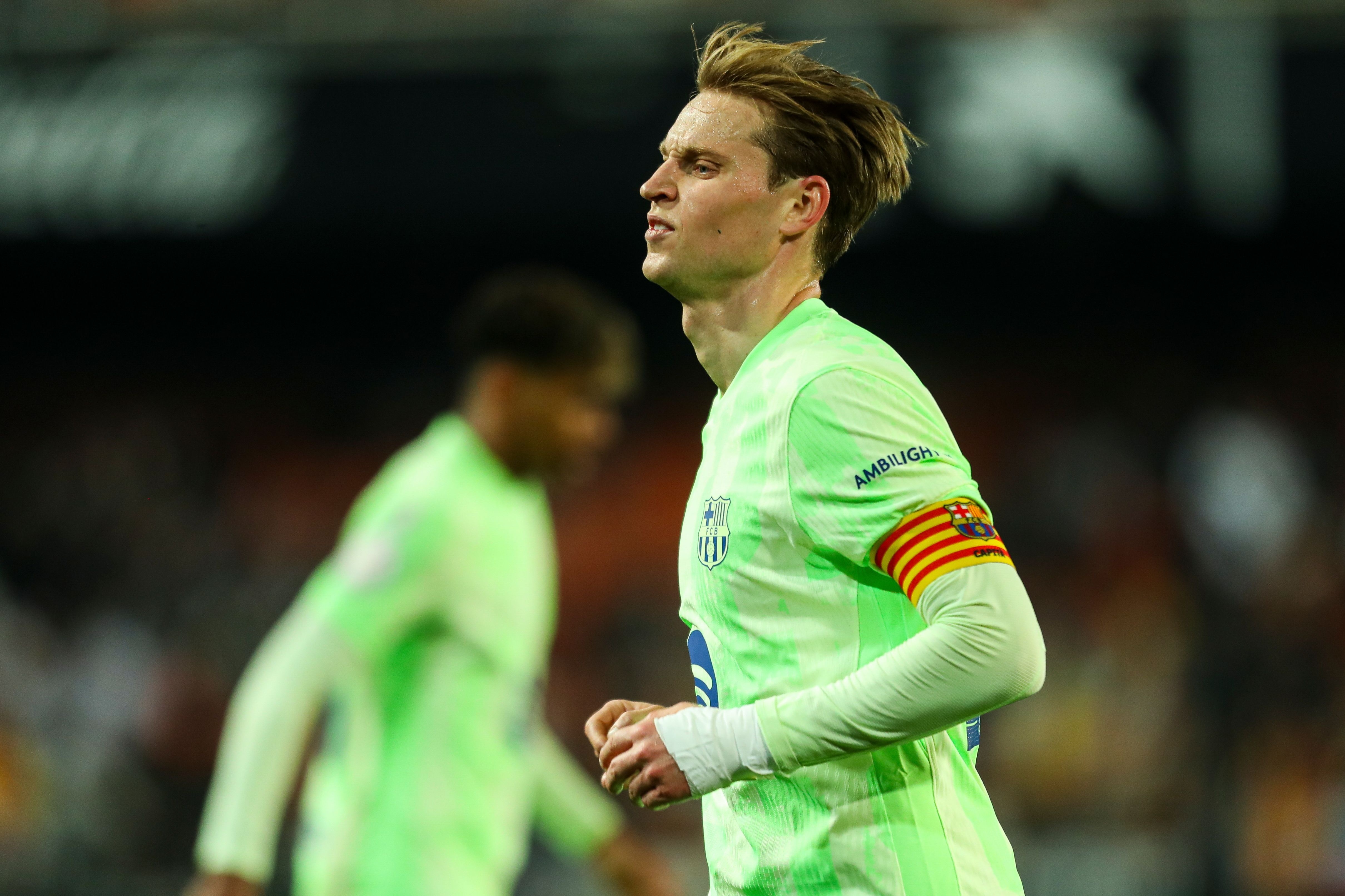 德容：布鲁日很好地利用了我们前压的空当，我们必须提高自身表现