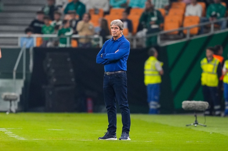 佩莱格里尼：或许是身体不适加上输球的沮丧，才让安东尼有些失态